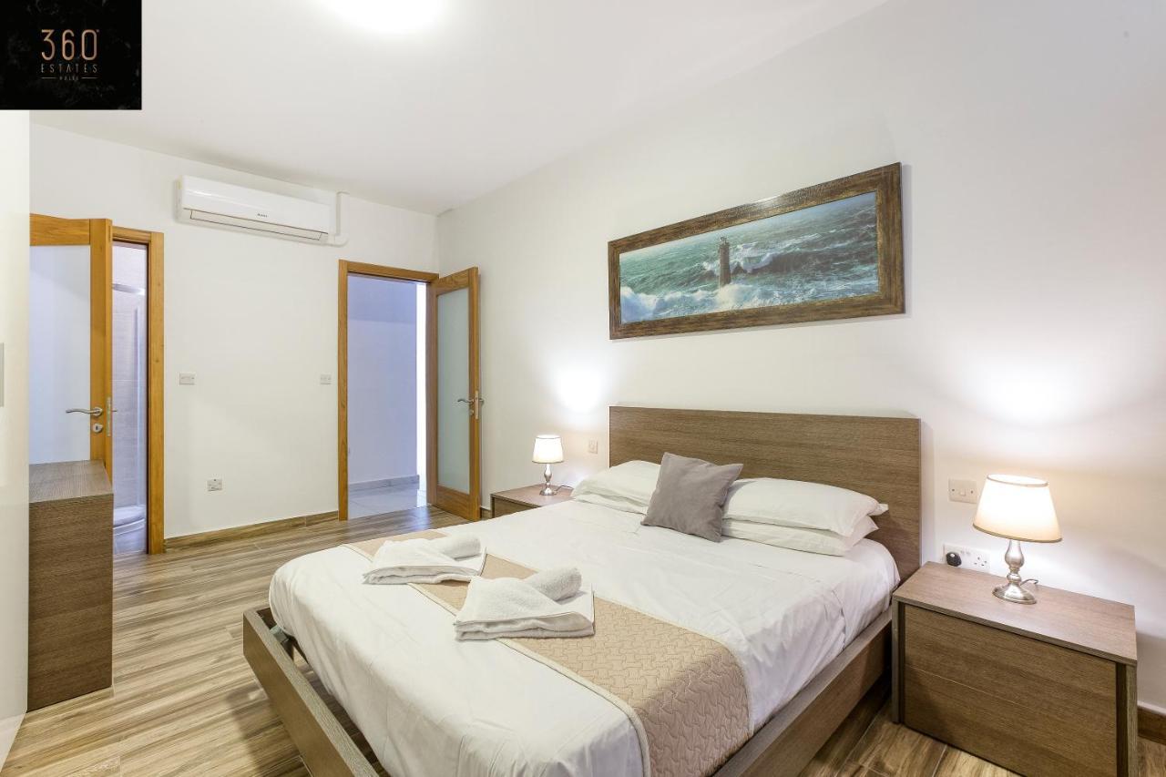 Appartamento Lux Sea Front Penthouse With Breathtaking Views In St Pauls By 360 Estates St. Paul's Bay Esterno foto