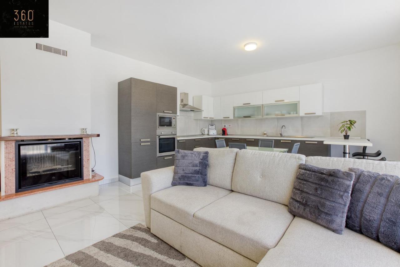 Appartamento Lux Sea Front Penthouse With Breathtaking Views In St Pauls By 360 Estates St. Paul's Bay Esterno foto