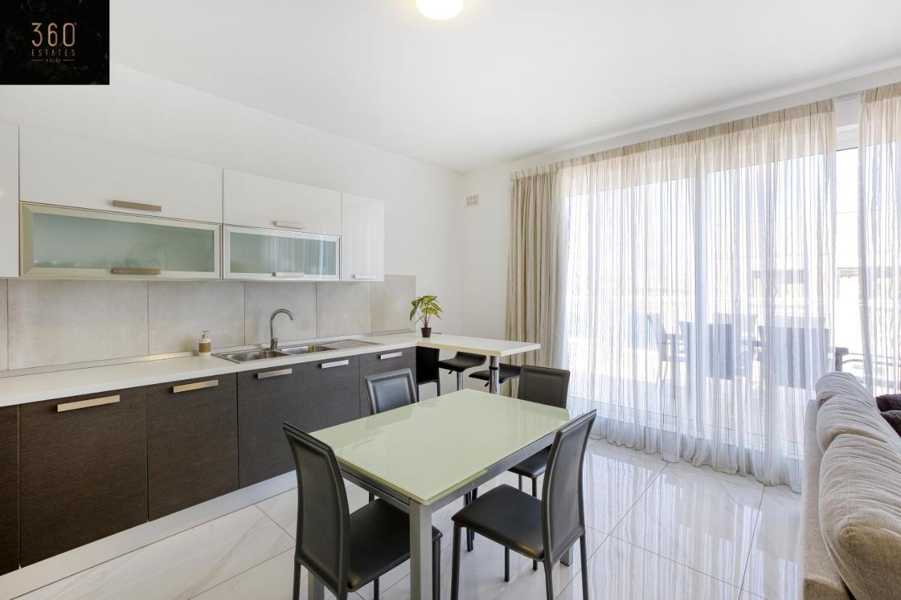 Appartamento Lux Sea Front Penthouse With Breathtaking Views In St Pauls By 360 Estates St. Paul's Bay Esterno foto